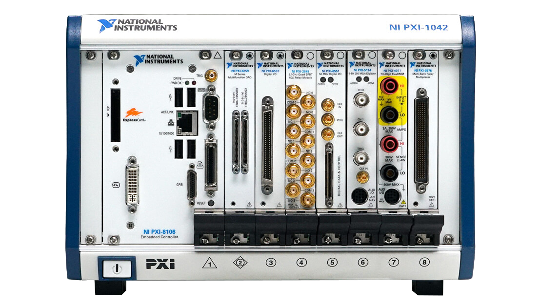 NI PXI-1042 chassis front